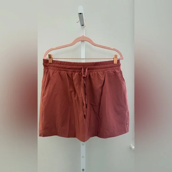 APANA Women's Rust Shorts SIZE L - Picture 2 of 5
